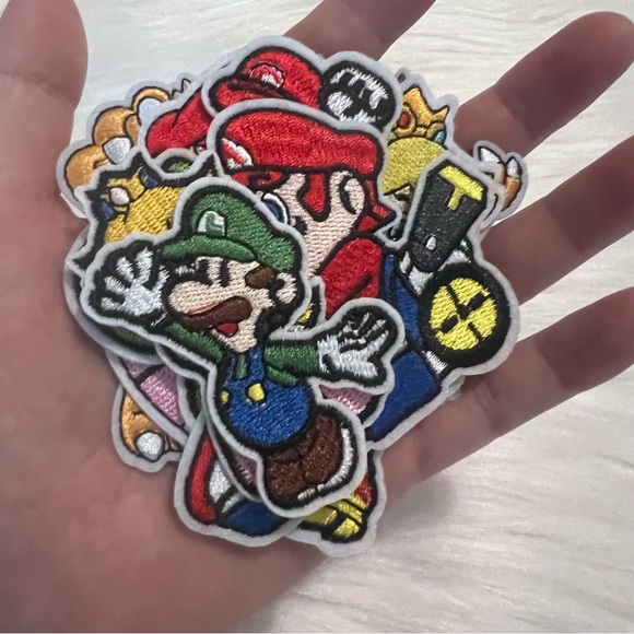 6 super mario iron on patches - Picture 4 of 4